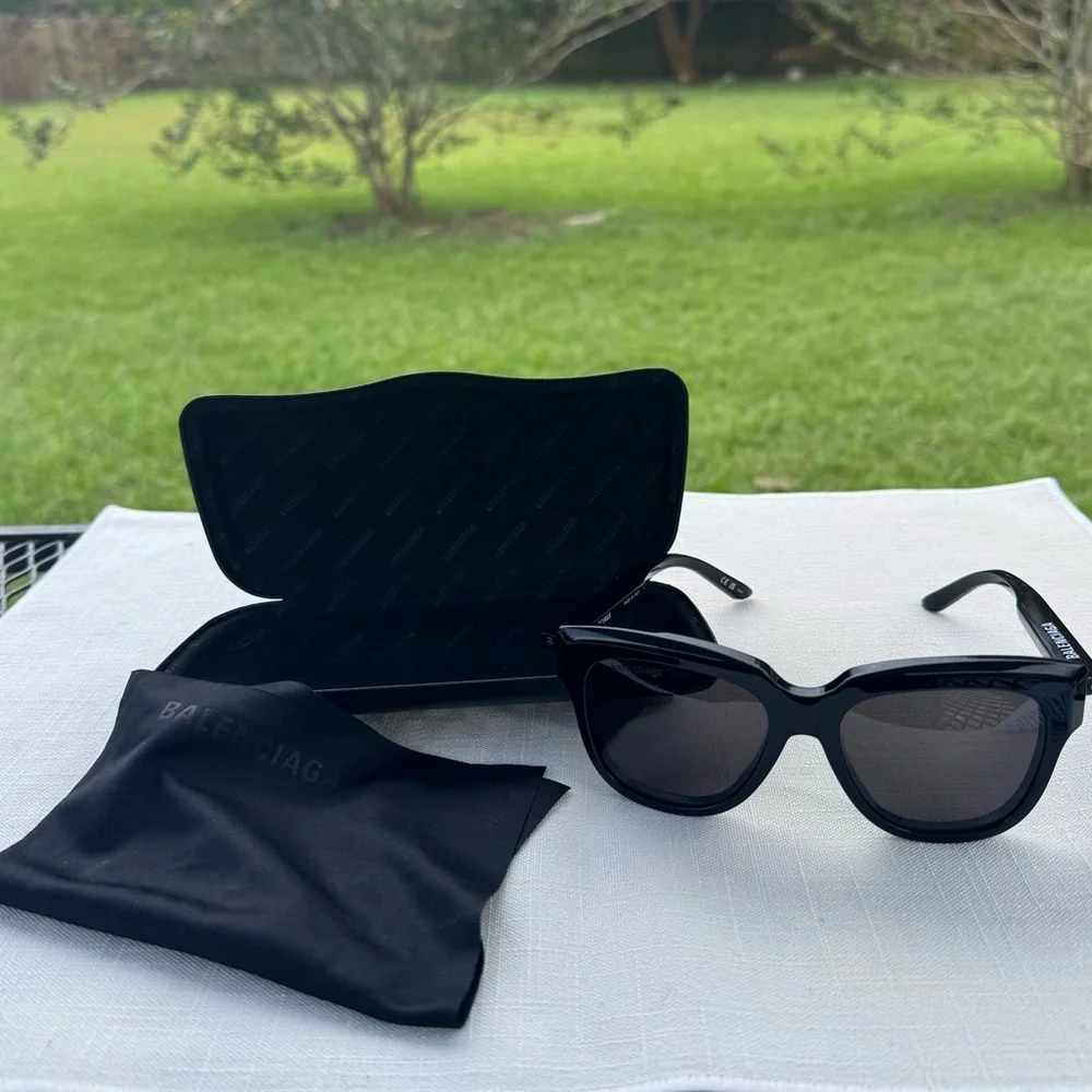 Balenciaga Wayfarer Sunglasses - Picture 11 of 15